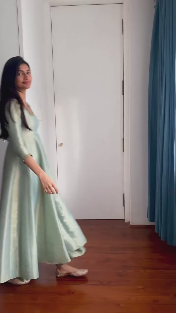 Vidhi Kheni in Radha anarkali set